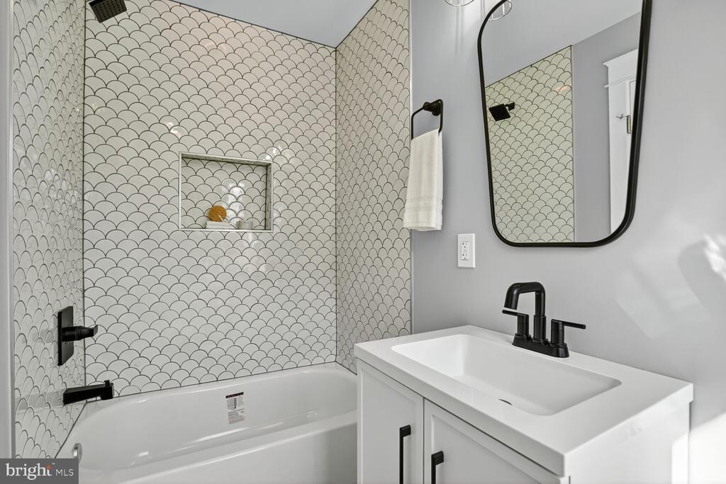 4122 FERRY LANDING ROAD