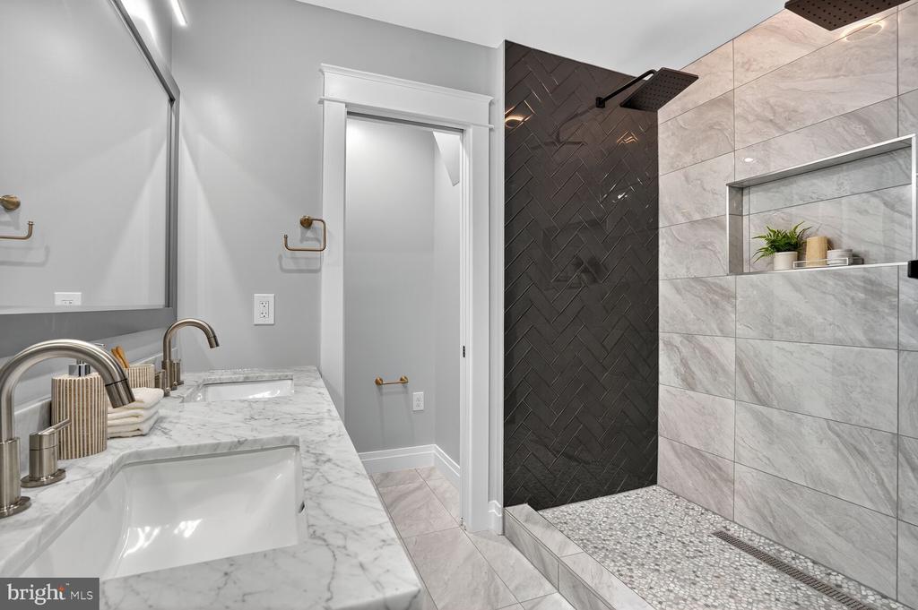4122 FERRY LANDING ROAD