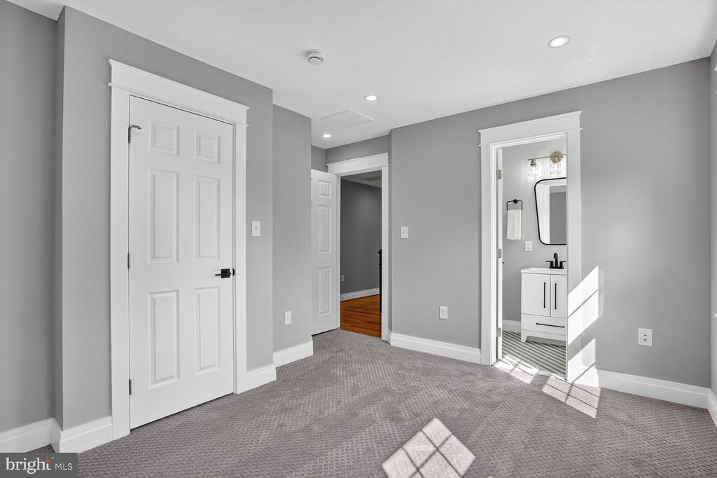 4122 FERRY LANDING ROAD