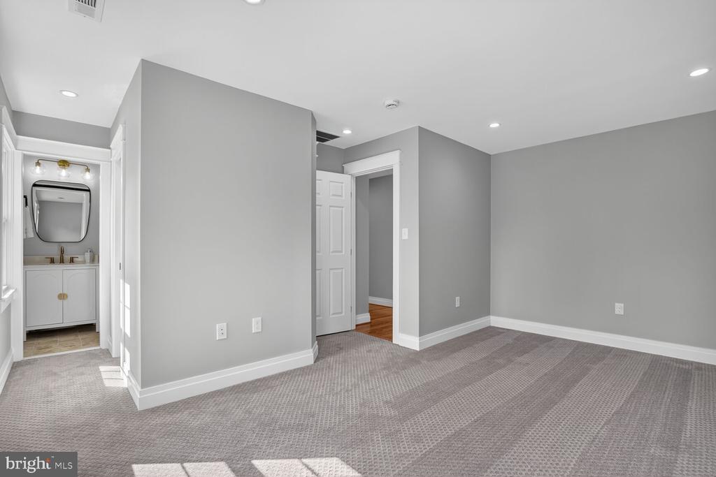 4122 FERRY LANDING ROAD
