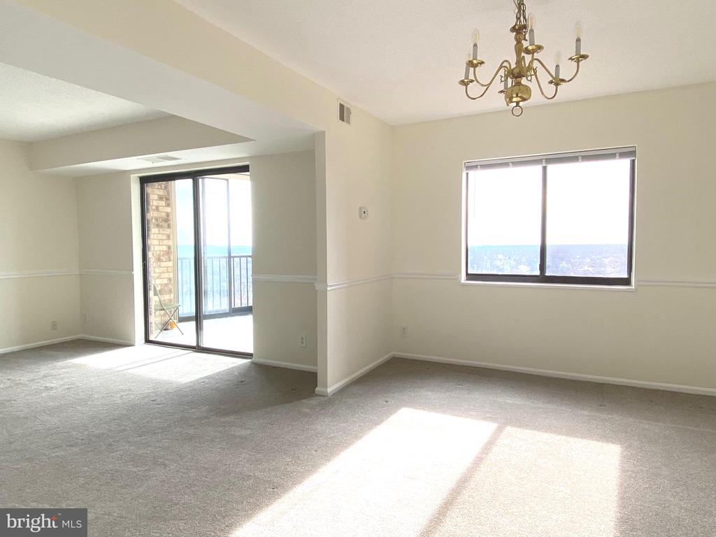 5902 MOUNT EAGLE DRIVE 1102