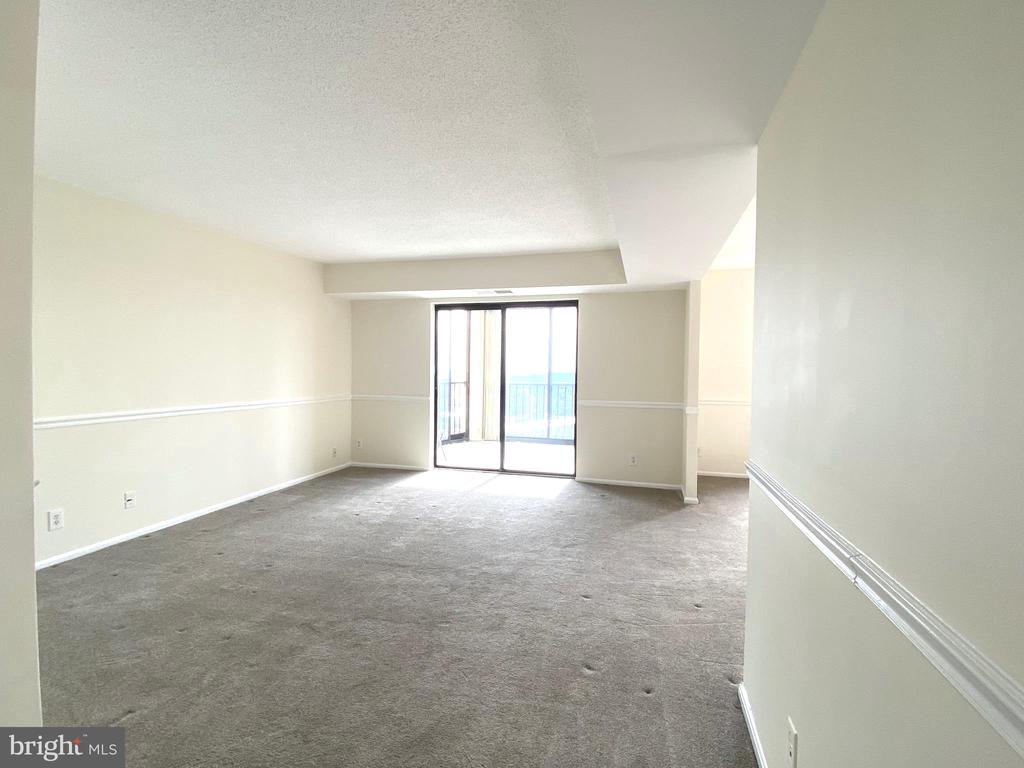 5902 MOUNT EAGLE DRIVE 1102