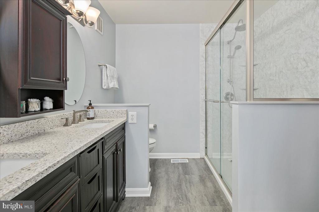 5986 KIMBERLY ANNE WAY