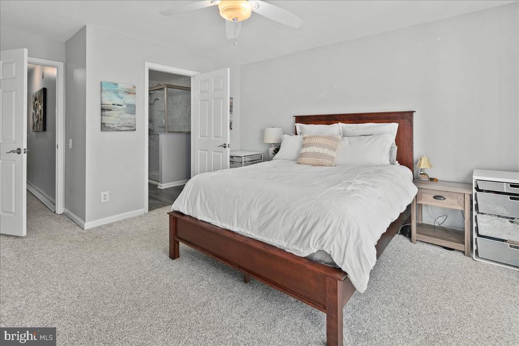 5986 KIMBERLY ANNE WAY