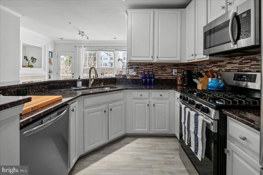 5986 KIMBERLY ANNE WAY