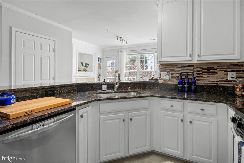 5986 KIMBERLY ANNE WAY