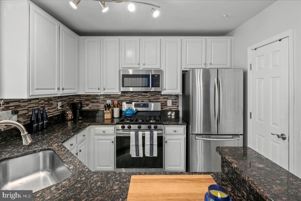 5986 KIMBERLY ANNE WAY