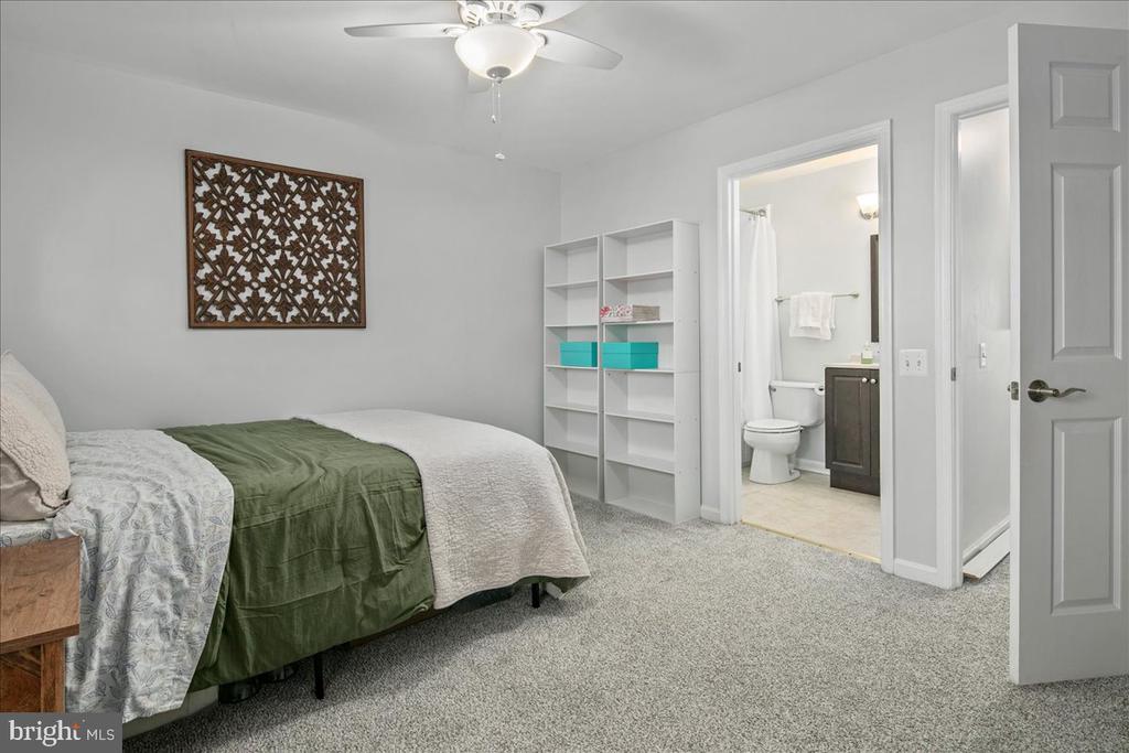 5986 KIMBERLY ANNE WAY