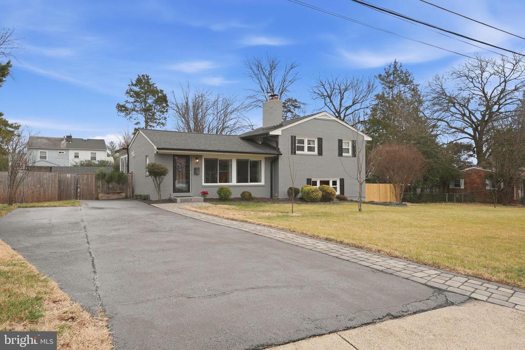 6803 DERRELL COURT