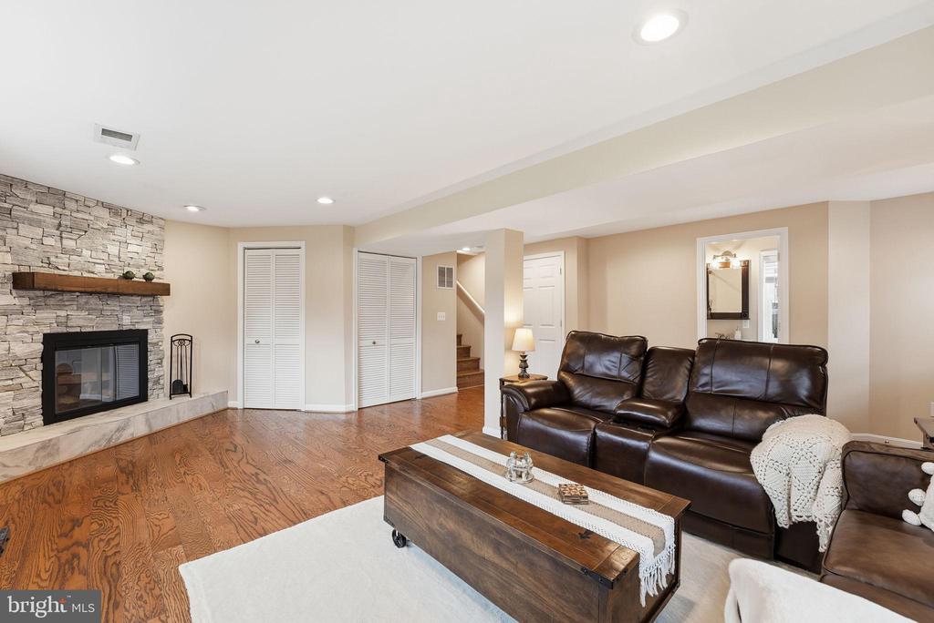 6803 DERRELL COURT