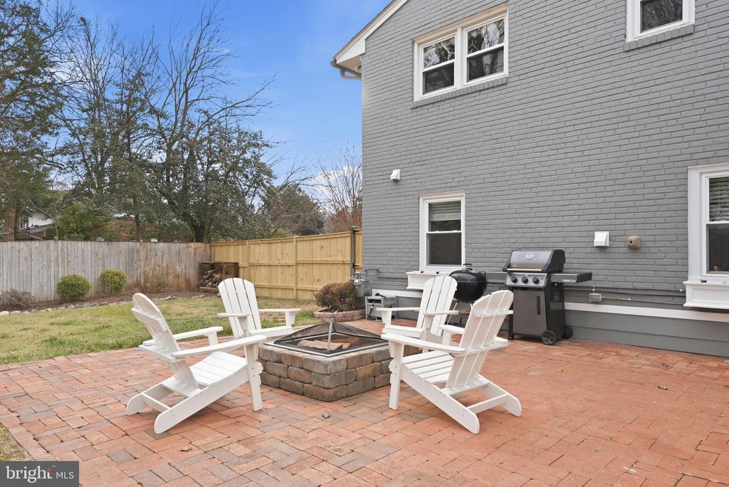 6803 DERRELL COURT