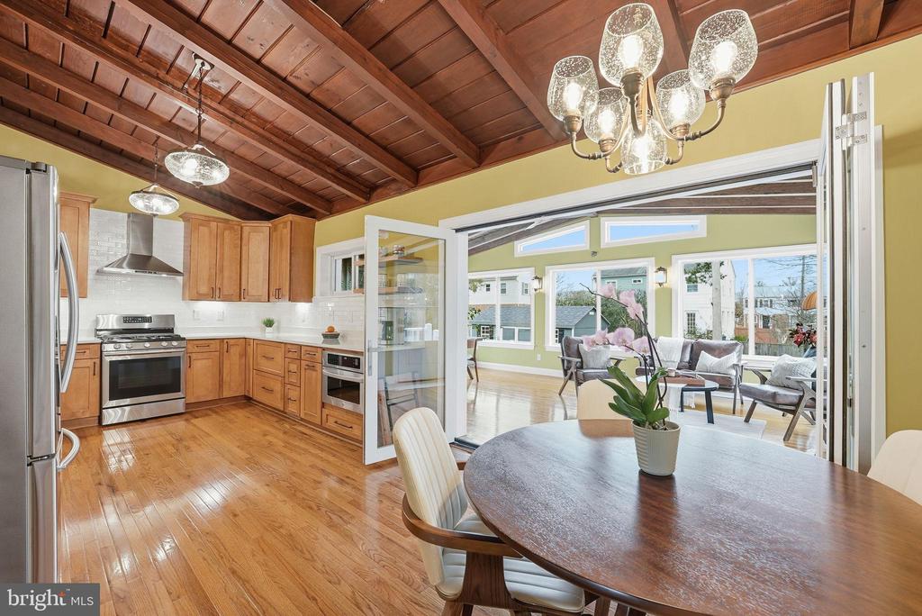 6803 DERRELL COURT