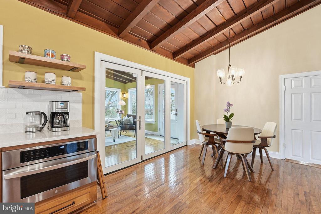 6803 DERRELL COURT