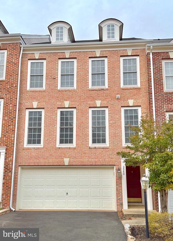 3344 WILTON CREST COURT