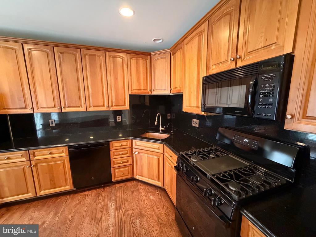 3344 WILTON CREST COURT