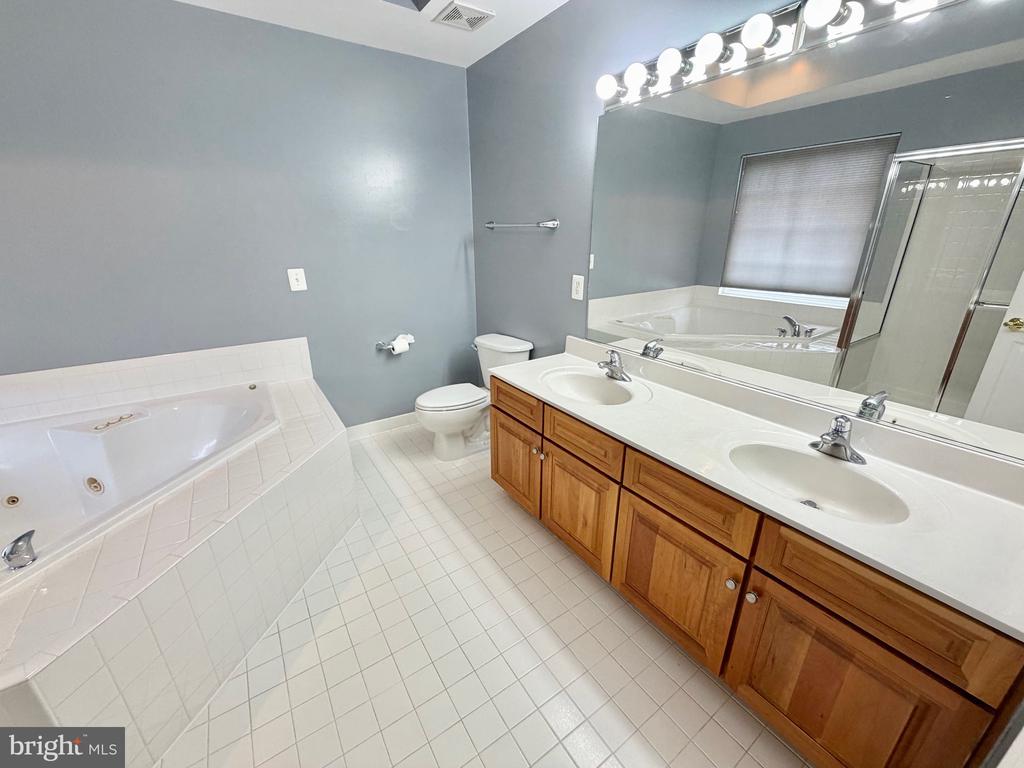 3344 WILTON CREST COURT