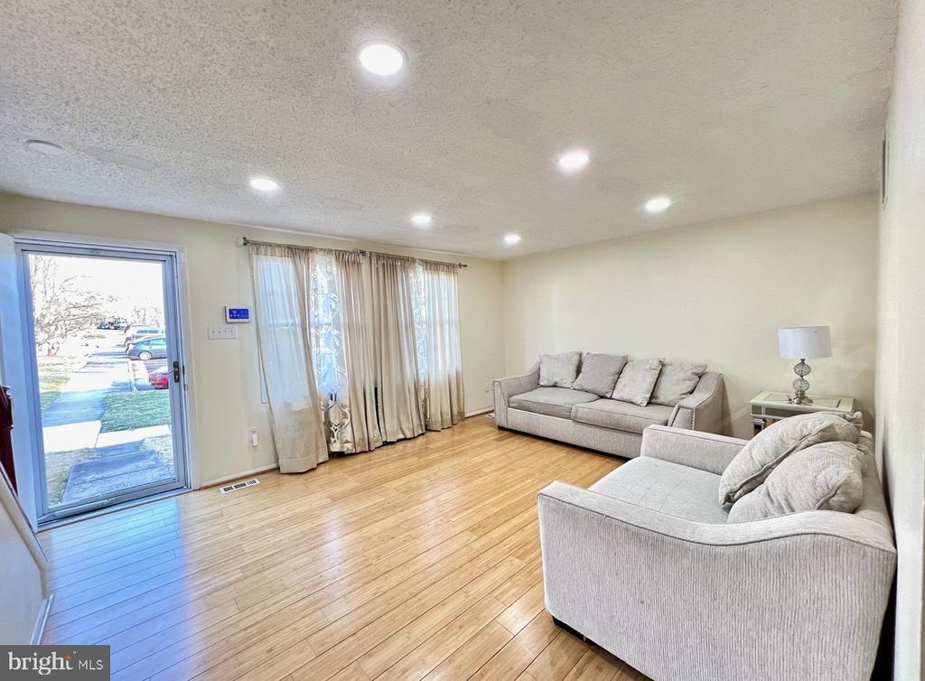 8679 HICKORY RIDGE COURT