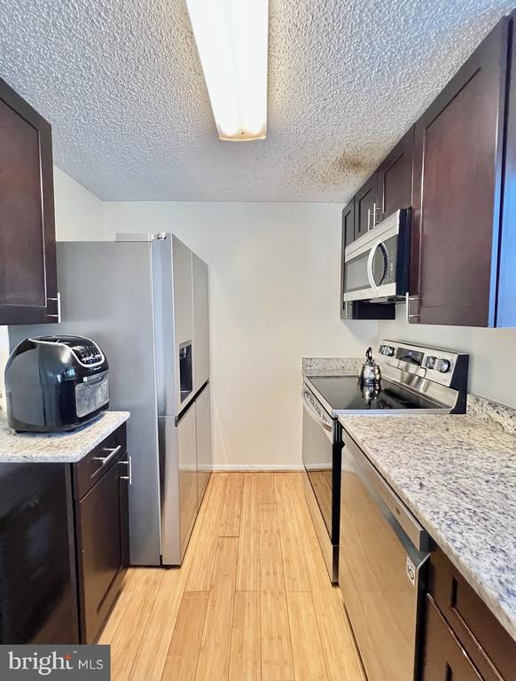 8679 HICKORY RIDGE COURT