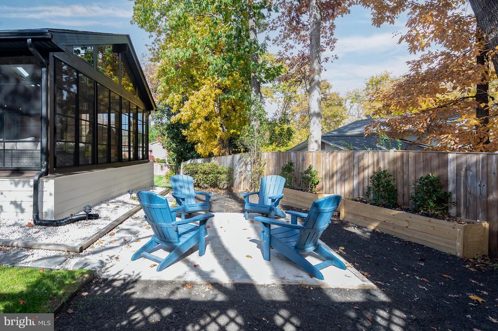 3809 MOSS DRIVE