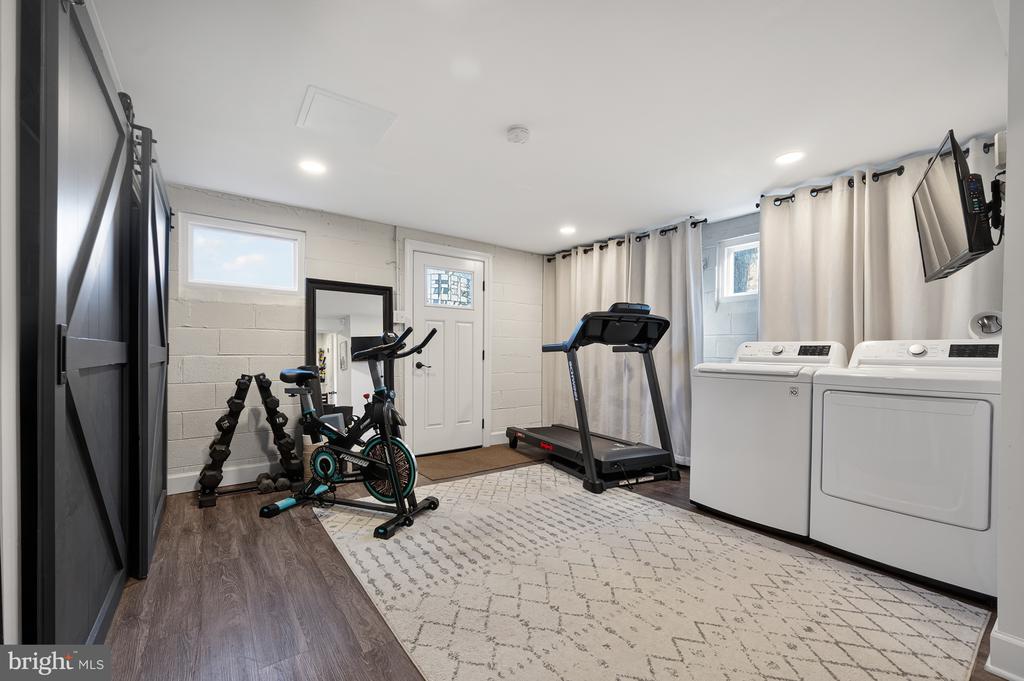 3809 MOSS DRIVE