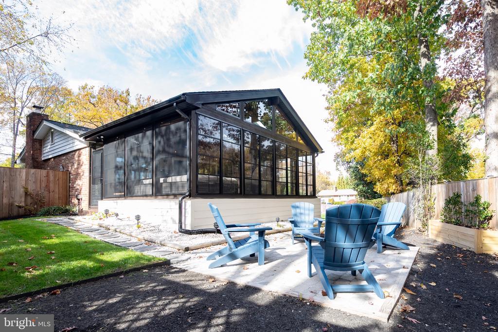 3809 MOSS DRIVE