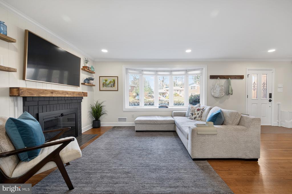 3809 MOSS DRIVE