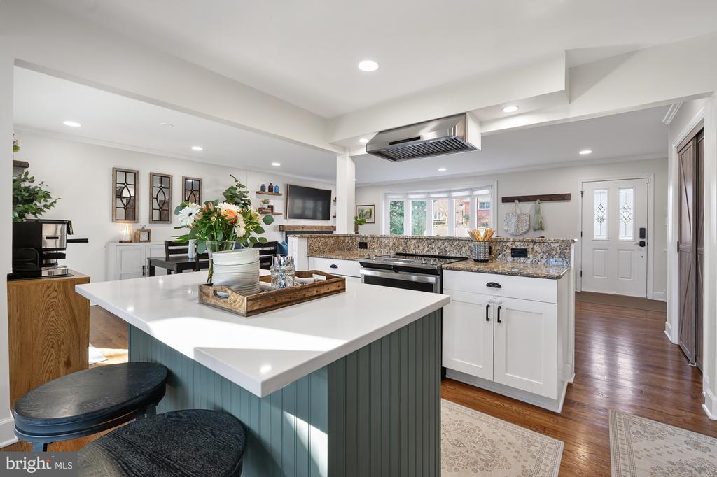 3809 MOSS DRIVE