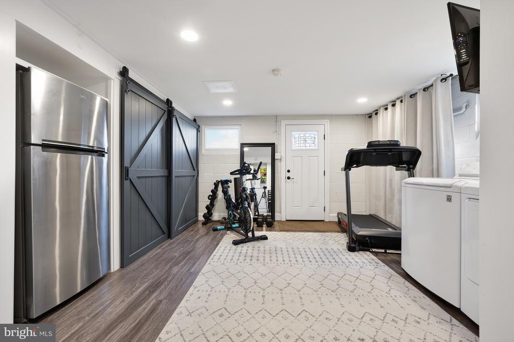 3809 MOSS DRIVE