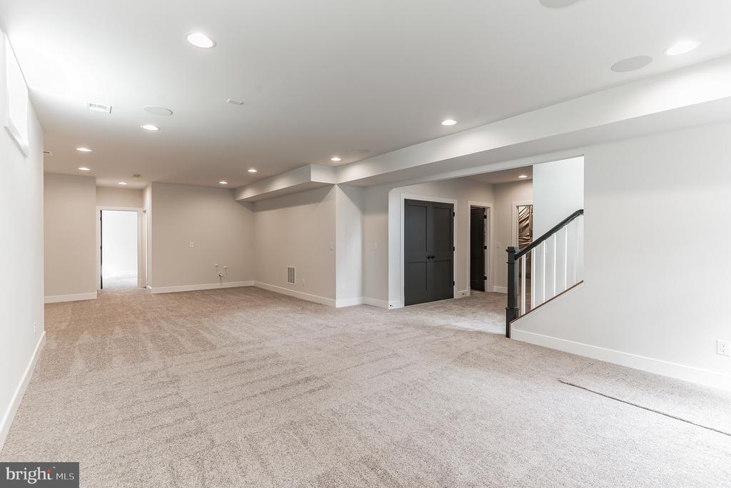 3612 CENTER DRIVE