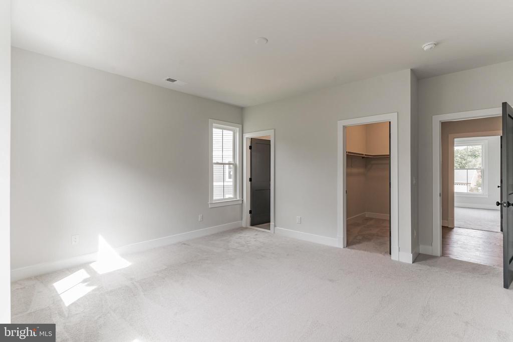 3612 CENTER DRIVE