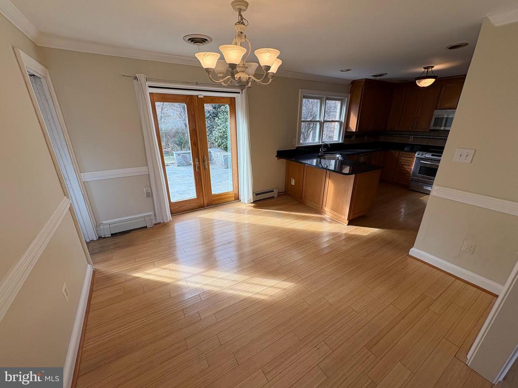 5304 CEDAR COURT