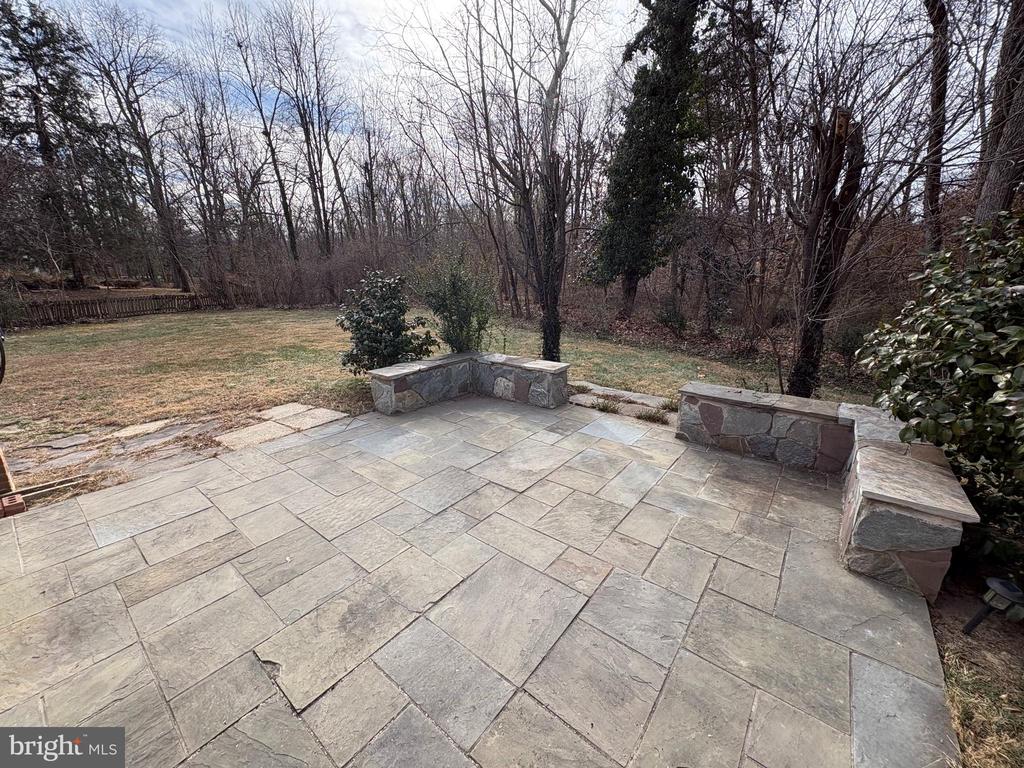 5304 CEDAR COURT