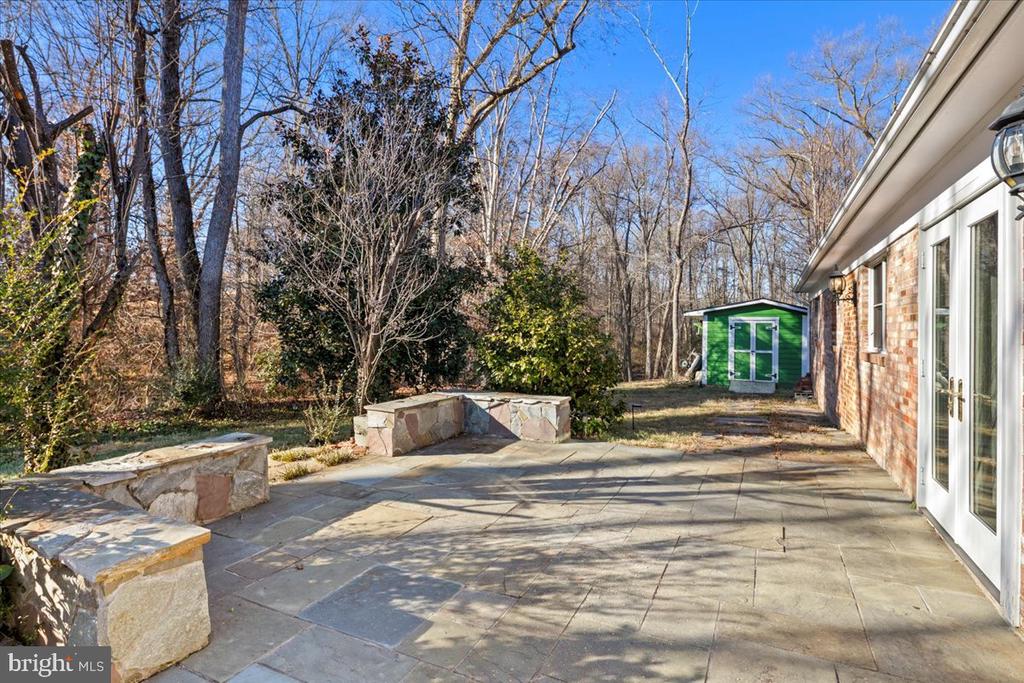 5304 CEDAR COURT