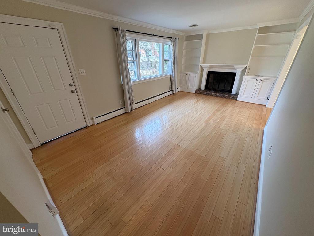 5304 CEDAR COURT