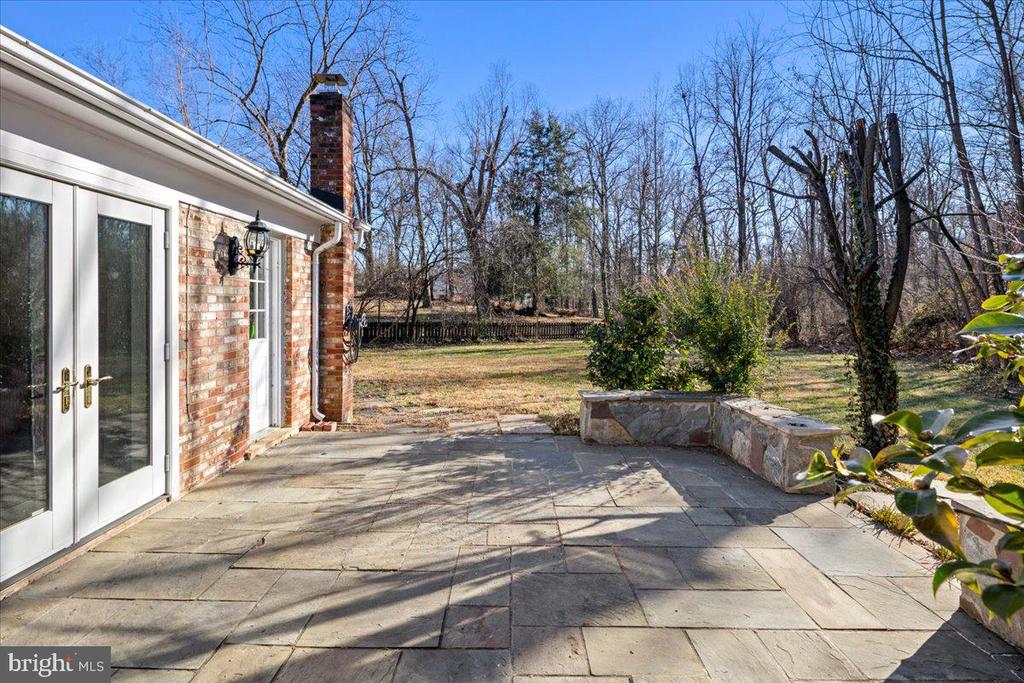 5304 CEDAR COURT