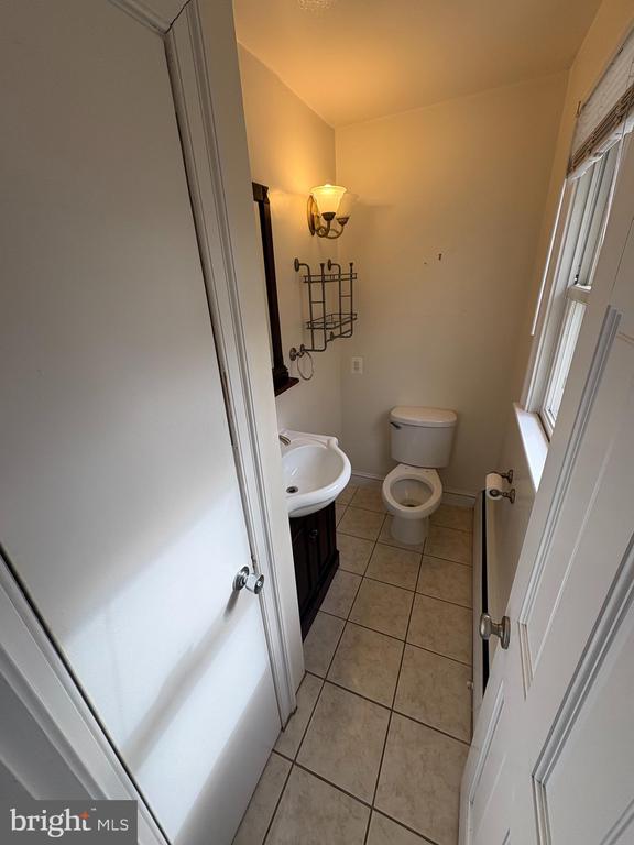 5304 CEDAR COURT