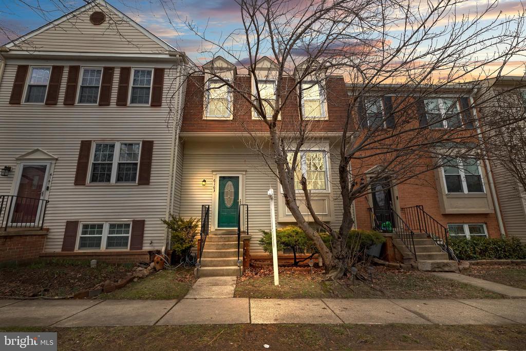 6163 GREEN HOLLOW COURT