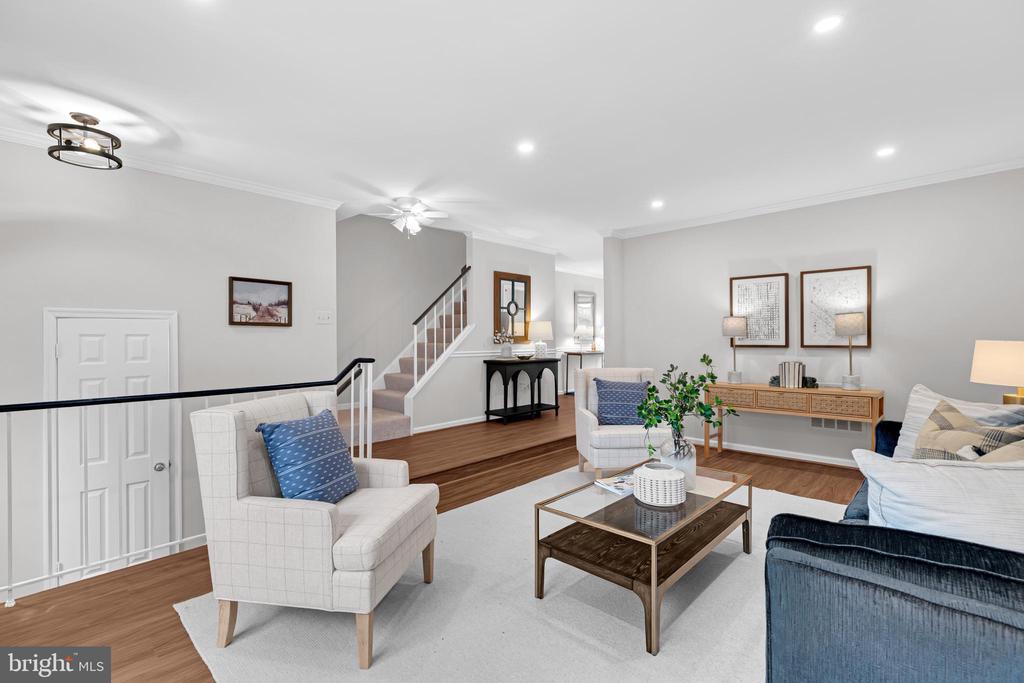 6163 GREEN HOLLOW COURT