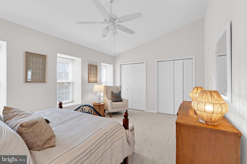 6163 GREEN HOLLOW COURT