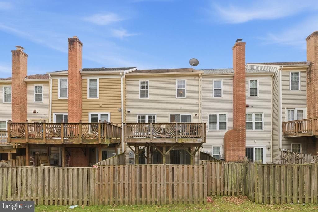 6163 GREEN HOLLOW COURT
