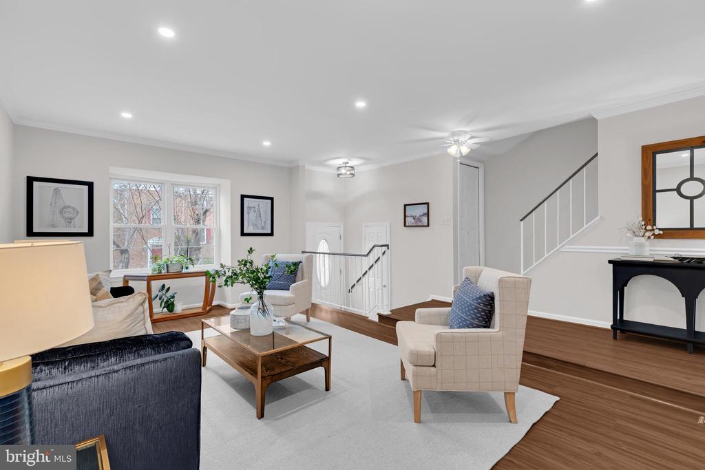 6163 GREEN HOLLOW COURT