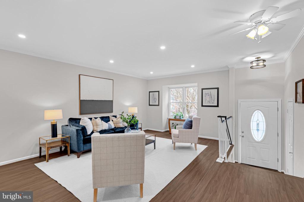 6163 GREEN HOLLOW COURT