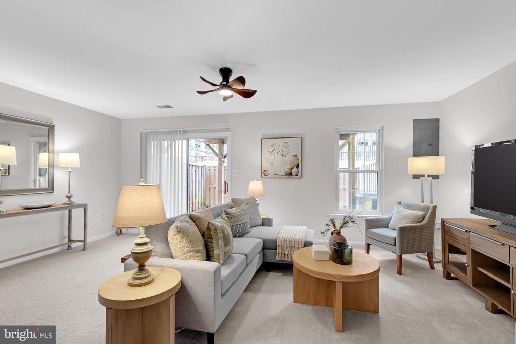 6163 GREEN HOLLOW COURT