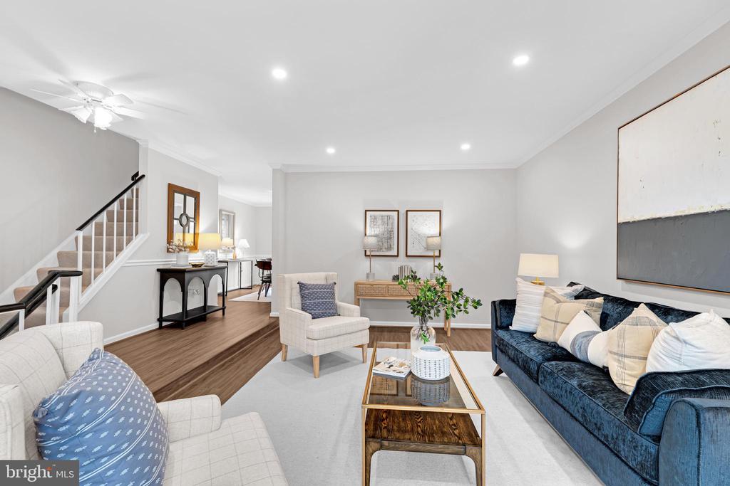 6163 GREEN HOLLOW COURT