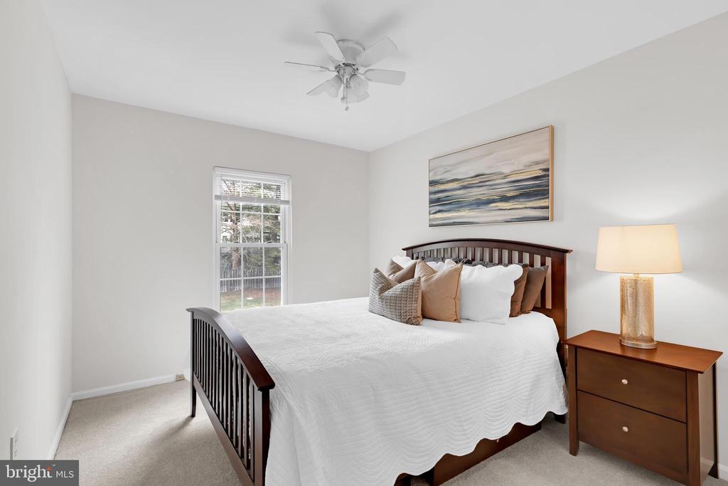 6163 GREEN HOLLOW COURT