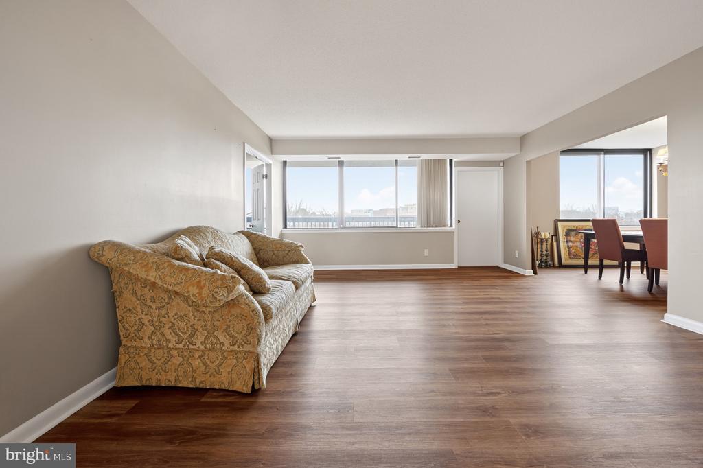 3709 S GEORGE MASON DRIVE 406-E