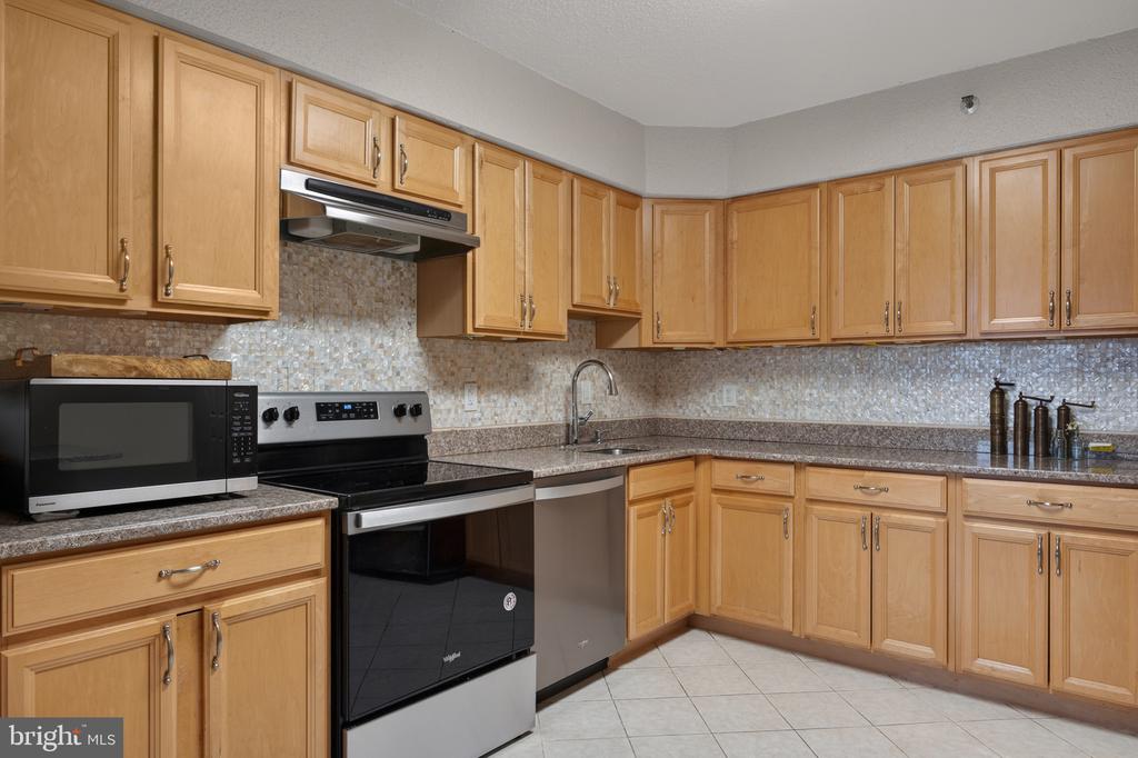 3709 S GEORGE MASON DRIVE 406-E