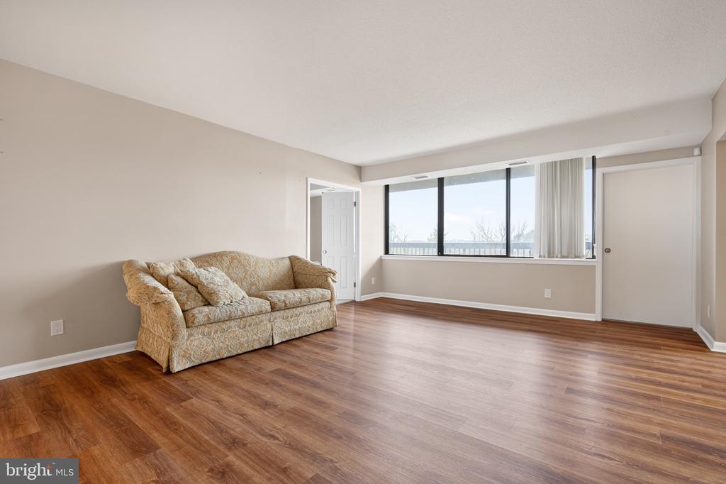 3709 S GEORGE MASON DRIVE 406-E