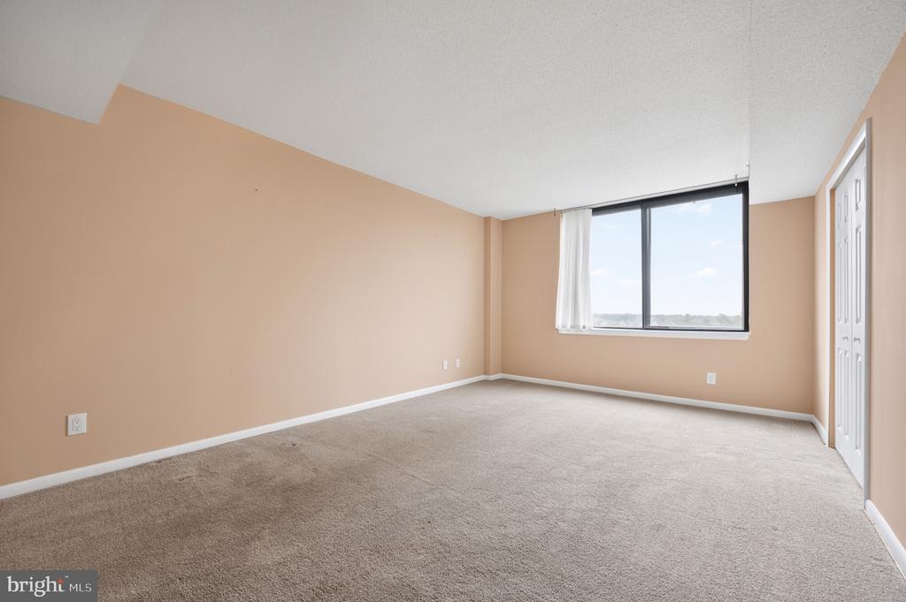 3709 S GEORGE MASON DRIVE 406-E