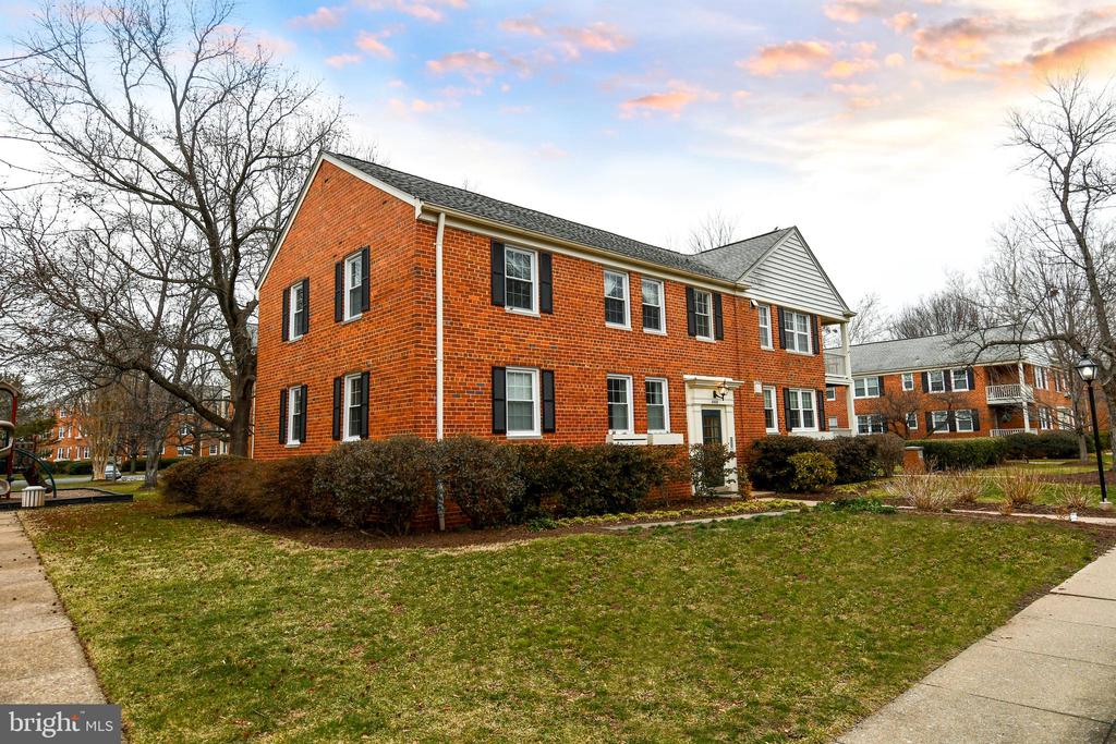 6608 BOULEVARD VIEW A2